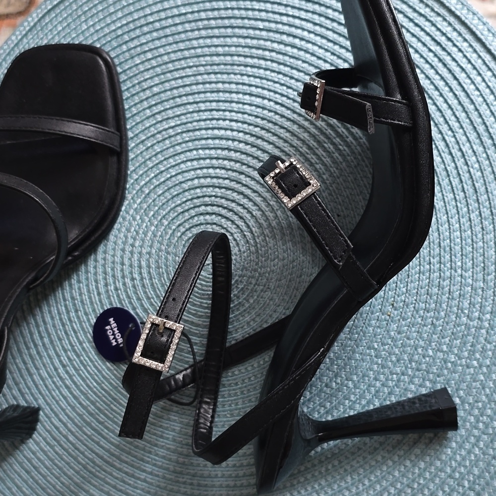 APT.9 BRAND WOMEN'S BLACK DRESSY STRAPPY HEELS WITH "DIAMOND" ACCENTS SIZE 8
